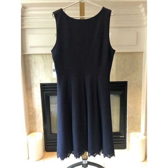 Signature by Robbie Bee Women’s Navy Blue Eye-Hole Floral Bottom Trim Pattern Sl - Picture 4 of 9